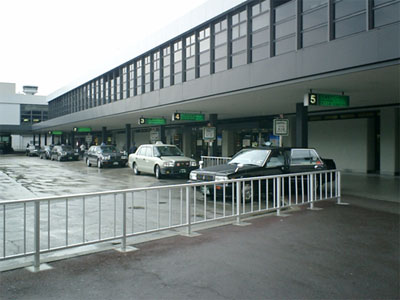 大阪国際空港(北ターミナル)タクシ－乗場